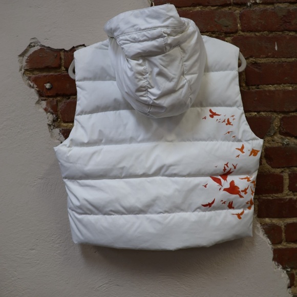 Gap Cropped Bird Puffer Vest - Picture 2 of 8